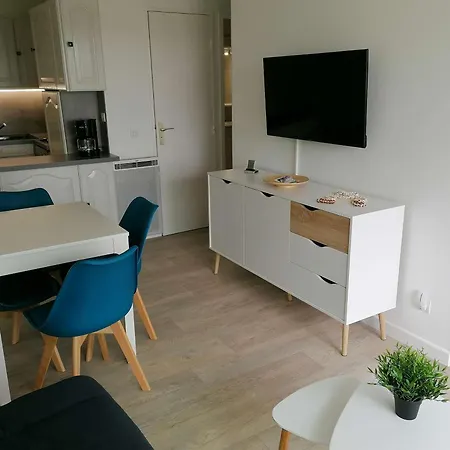 Bel Climatisé 2 Pièces+cabine Avec Terrasse Et Piscine Privée à Port Camargue - Fr-1-731-4 Appartamento Le Grau-du-Roi